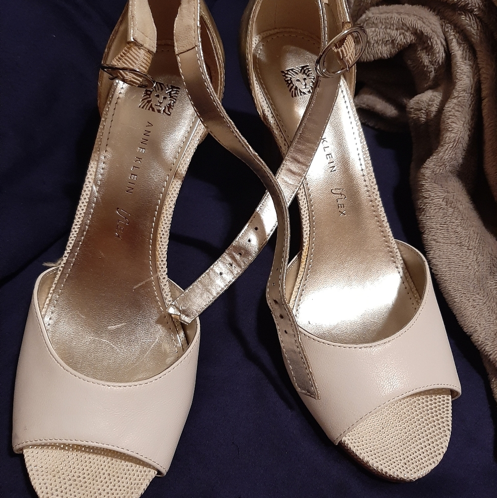 Anne Klein flex heels